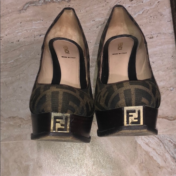 Authentic Fendi Pumps - Picture 2 of 6